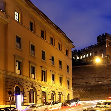 Hearth Hotel 3* Rome