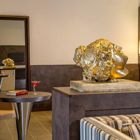 Hearth Hotel 3*