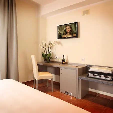 Hotel Hearth Roma