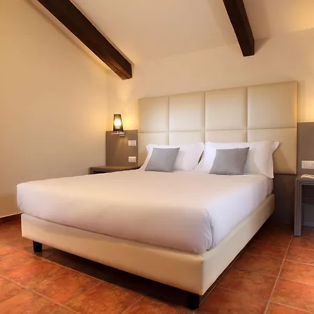 Hearth Hotel 3*