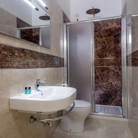 Отель Hearth 3*