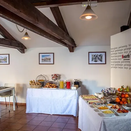 Hotel Hearth Roma